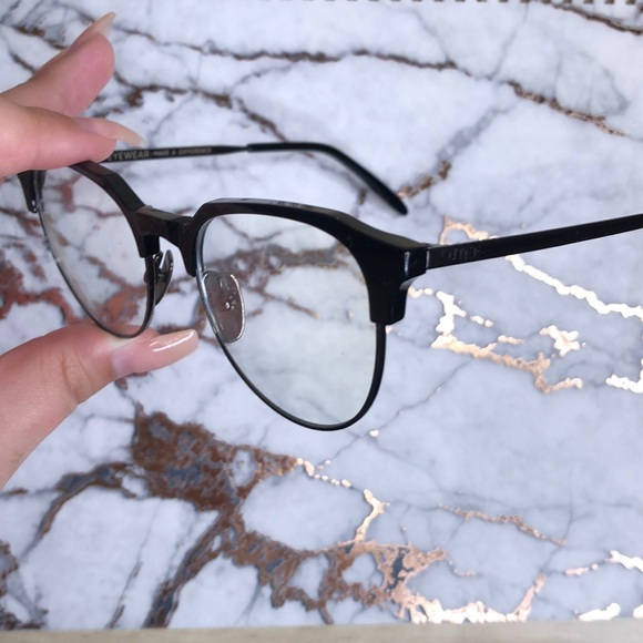 Never worn Diff reading glasses - Picture 2 of 6